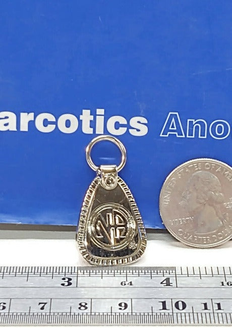 NA PIN Mini Key Tag In Silver Vintage Pin - Narcotics Anonymous - 139